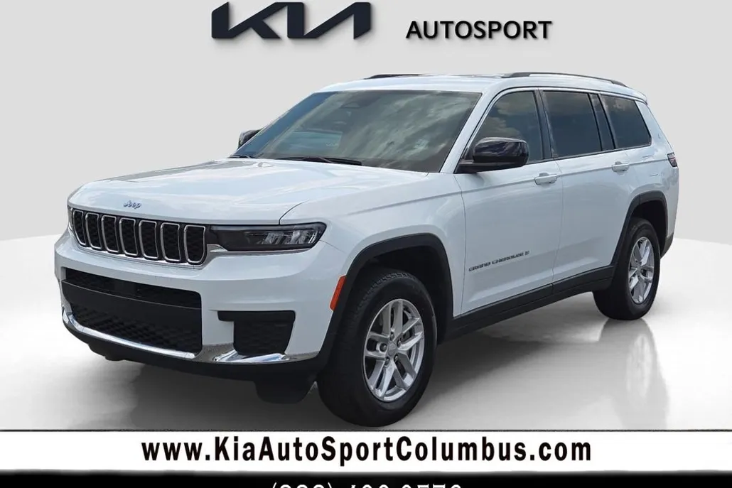 2023 Jeep Grand Cherokee Laredo photo 1