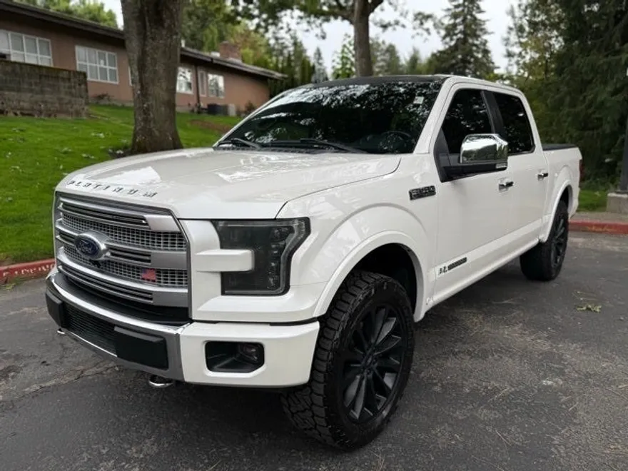 2017 Ford F-150 Platinum photo 1