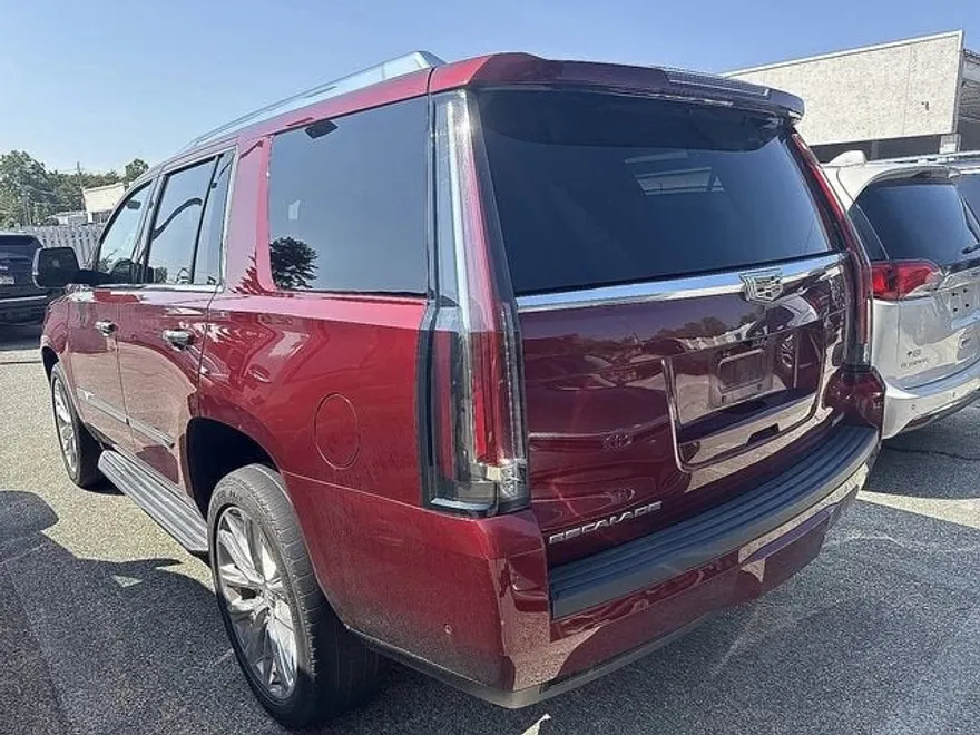 2020 Cadillac Escalade Luxury photo 1