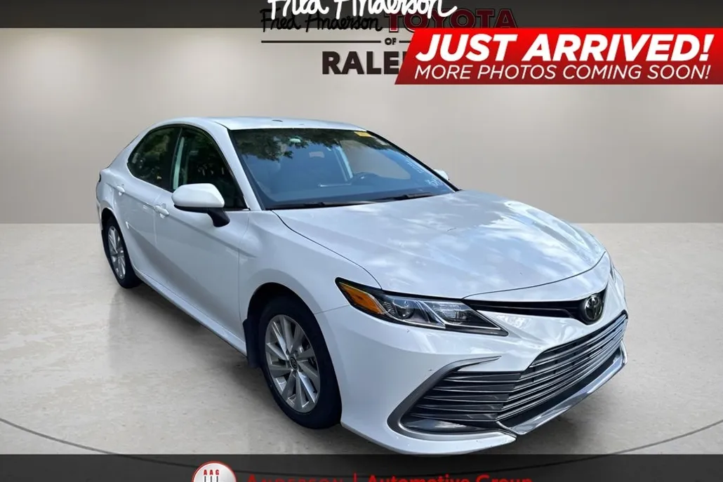 2024 Toyota Camry LE photo 1