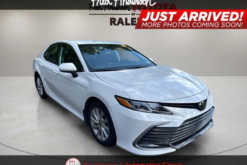 2024 Toyota Camry LE photo 1