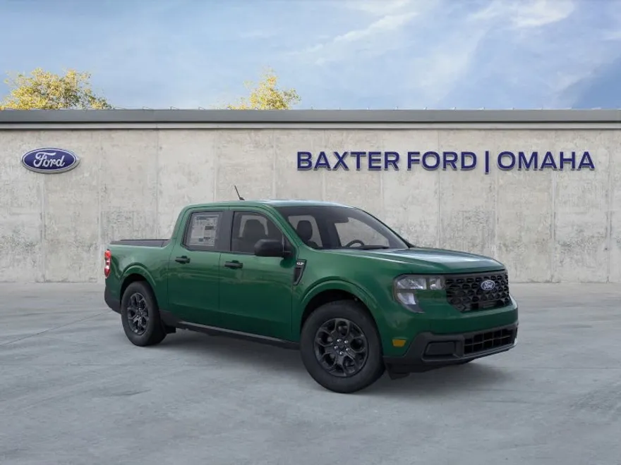 2025 Ford Maverick XLT photo 1