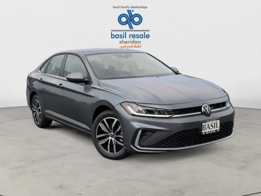 2025 Volkswagen Jetta SE photo 1
