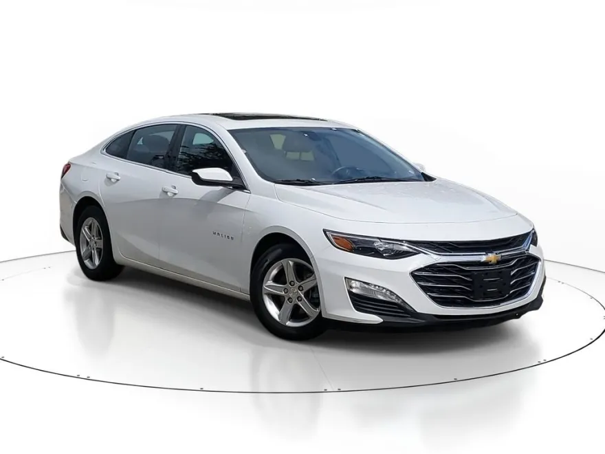 2022 Chevrolet Malibu 1LT photo 1