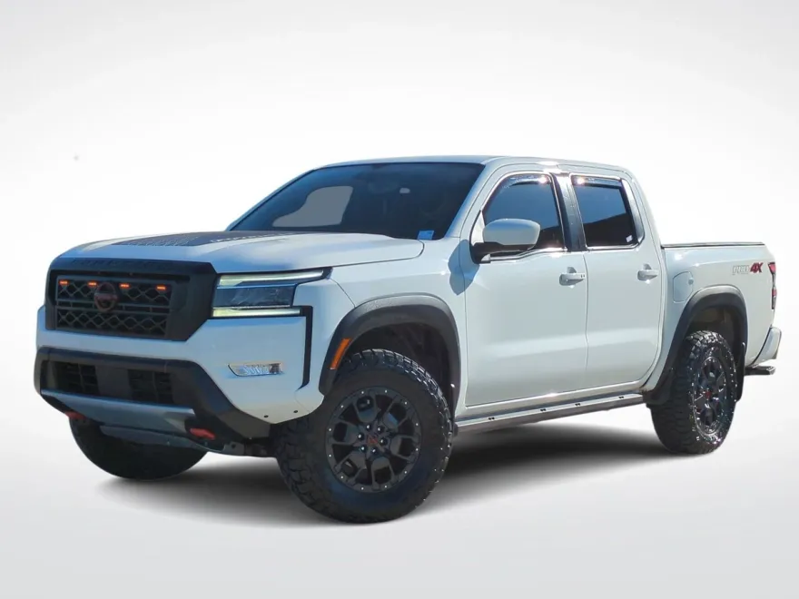 2022 Nissan Frontier PRO-4X photo 1