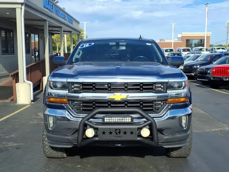 2016 Chevrolet Silverado 1500 LT photo 1