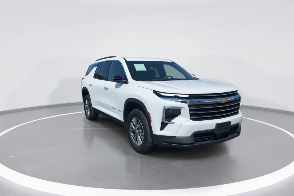 2025 Chevrolet Traverse photo 1