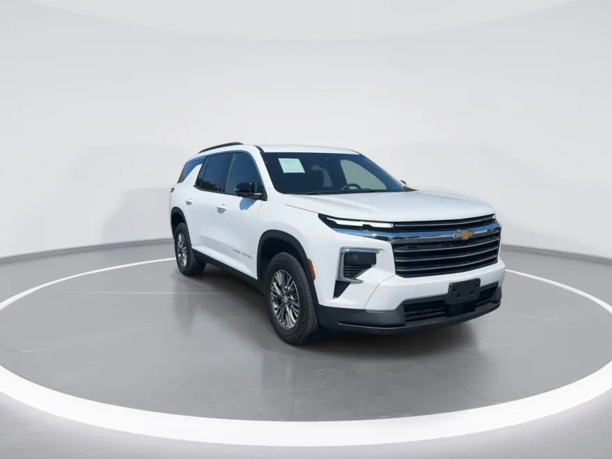 2025 Chevrolet Traverse photo 1