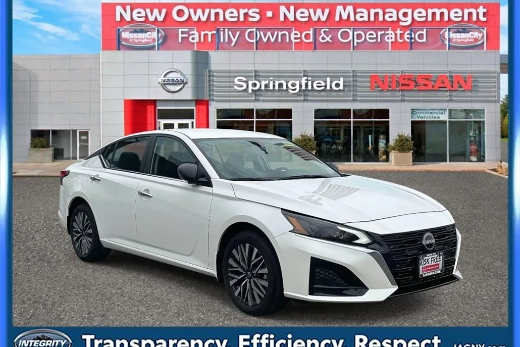 2024 Nissan Altima 2.5 SV photo 1