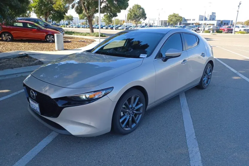 2022 Mazda Mazda3 Preferred photo 1