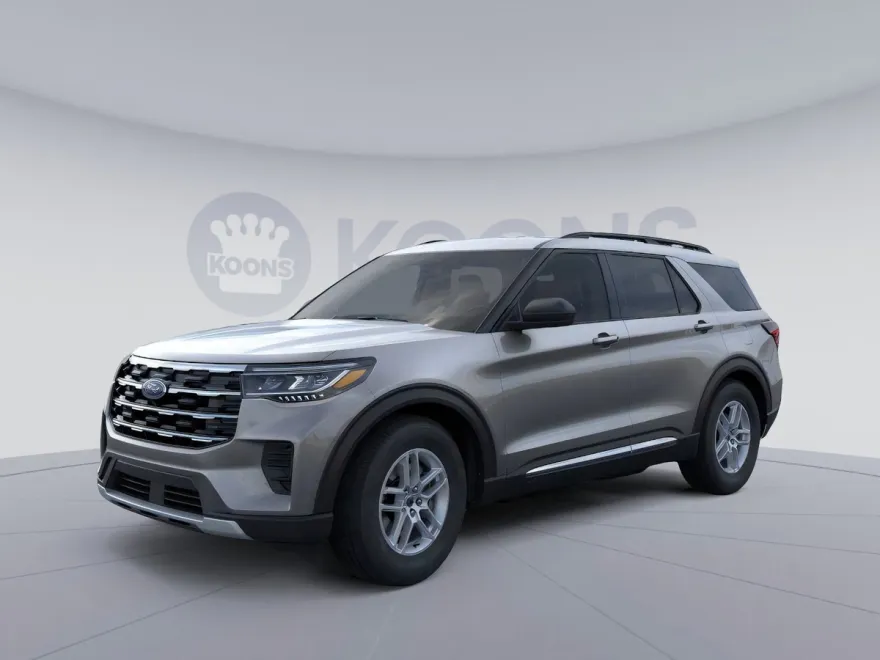 2025 Ford Explorer photo 1
