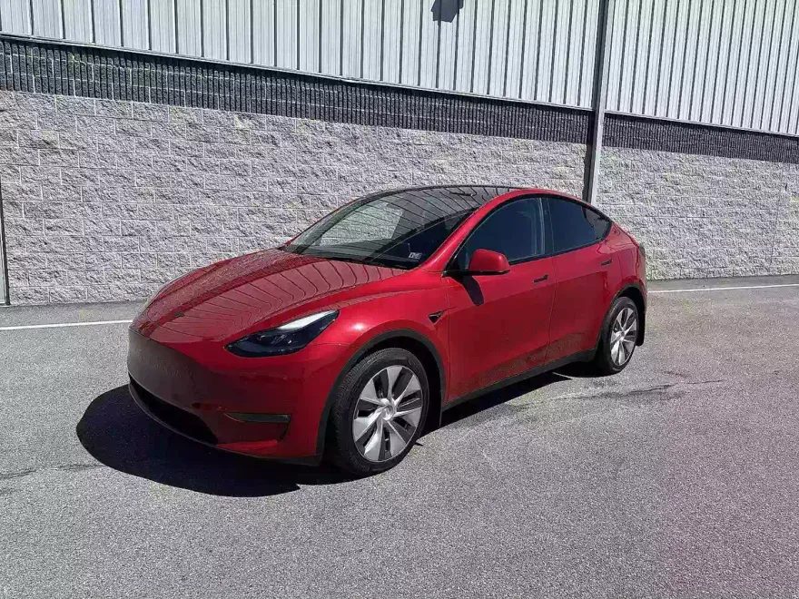 2023 Tesla Model Y Long Range photo 1