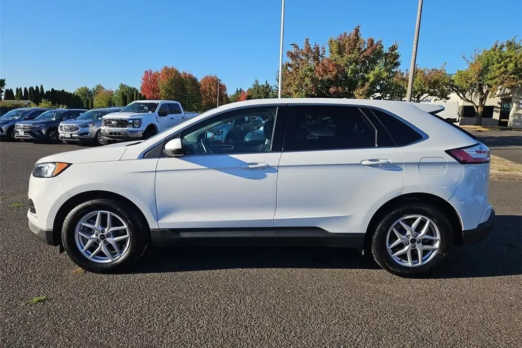 2024 Ford Edge SEL photo 1
