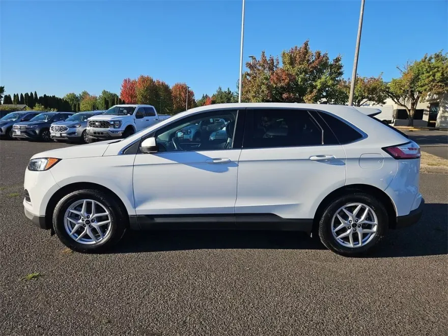 2024 Ford Edge SEL photo 1