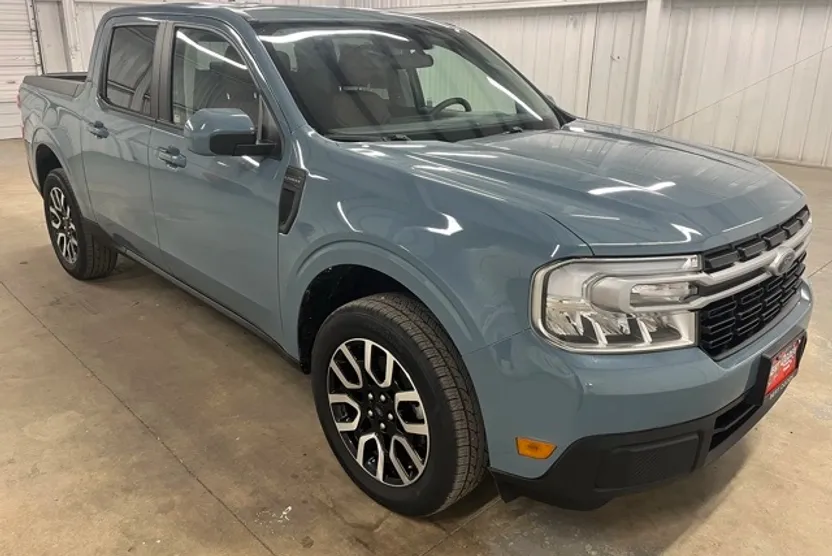 2023 Ford Maverick Lariat photo 1
