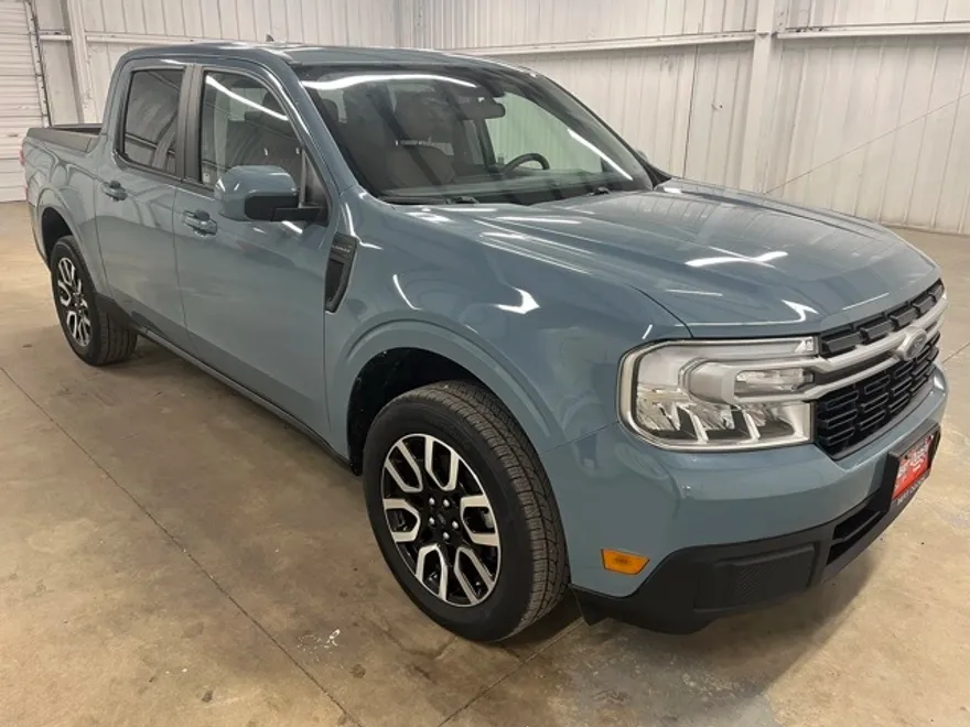 2023 Ford Maverick Lariat photo 1