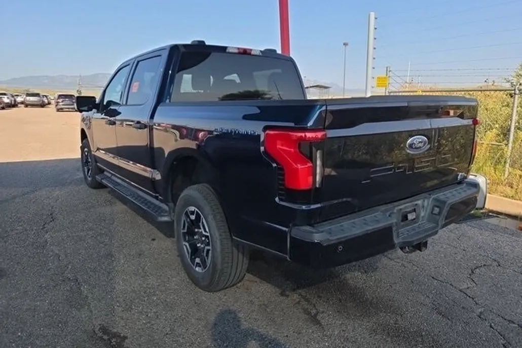 2023 Ford F-150 Lightning XLT photo 1