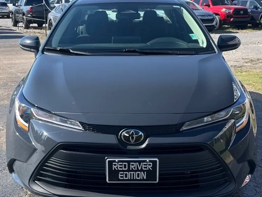 2024 Toyota Corolla LE photo 1