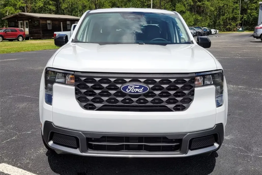 2025 Ford Maverick XLT photo 1