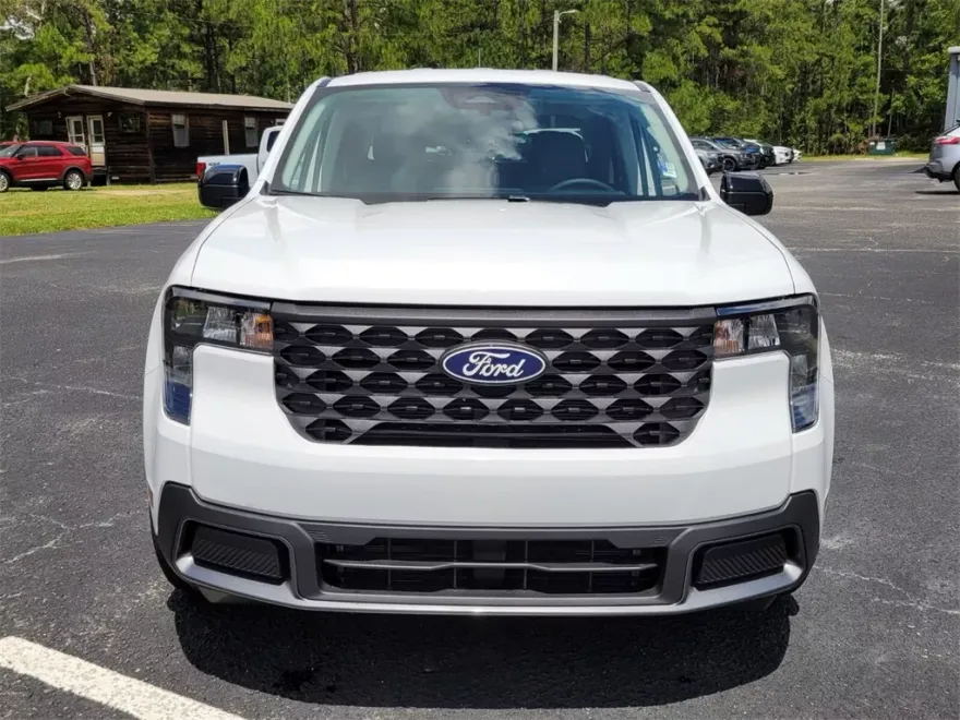 2025 Ford Maverick XLT photo 1