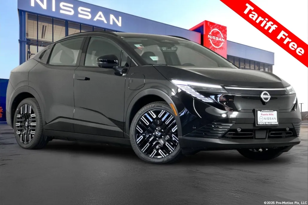 2026 Nissan Leaf photo 1
