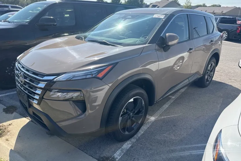 2024 Nissan Rogue SV photo 1