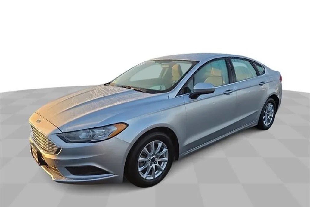 2017 Ford Fusion S photo 1