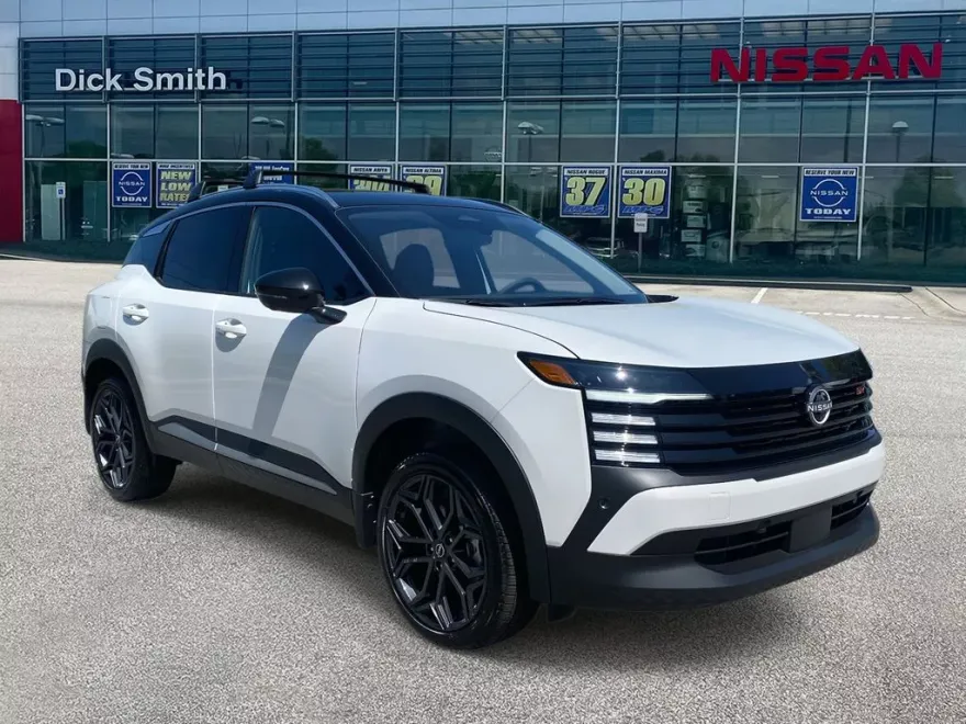 2025 Nissan Kicks SR photo 1