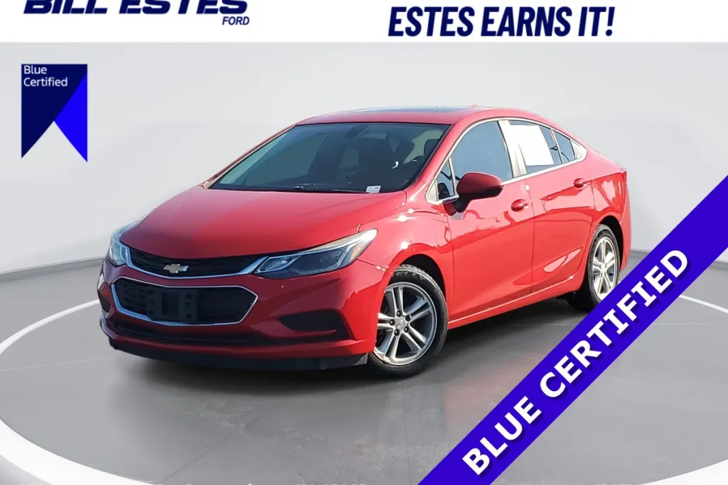 2017 Chevrolet Cruze LT photo 1