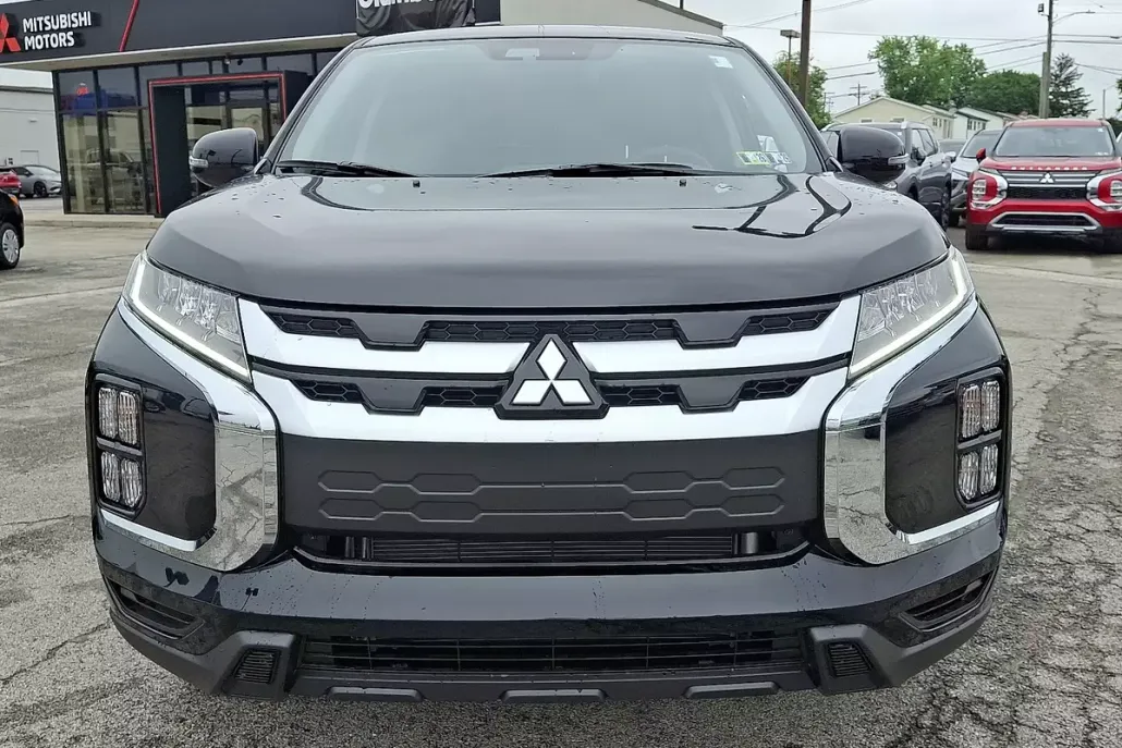 2025 Mitsubishi Outlander Sport SE photo 1