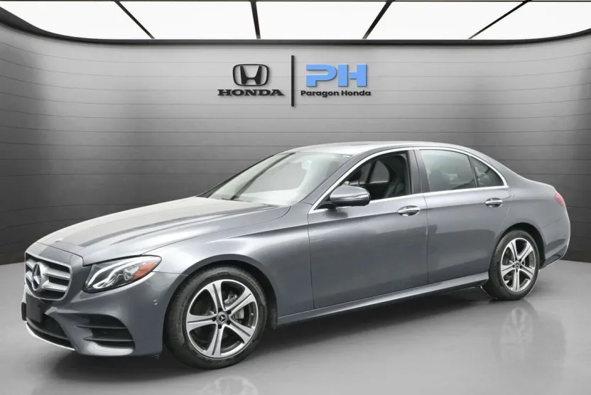 2018 Mercedes Benz E 300 photo 1