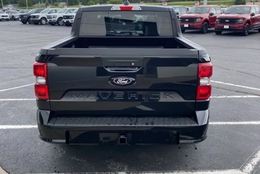 2025 Ford Maverick XLT photo 1