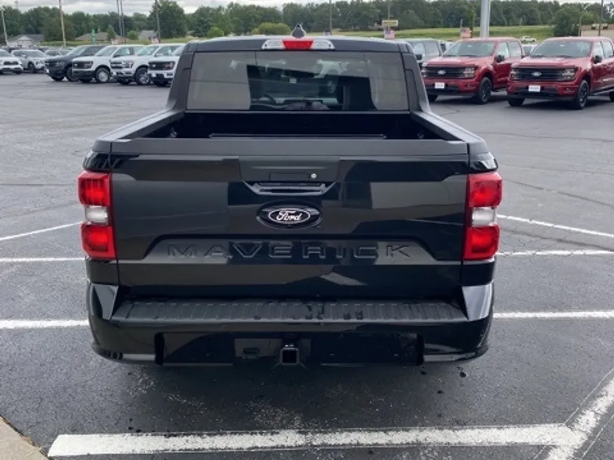 2025 Ford Maverick XLT photo 1