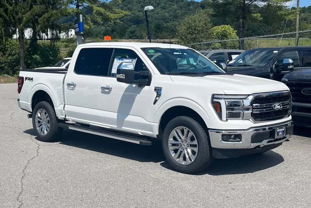 2025 Ford F-150 Lariat photo 1