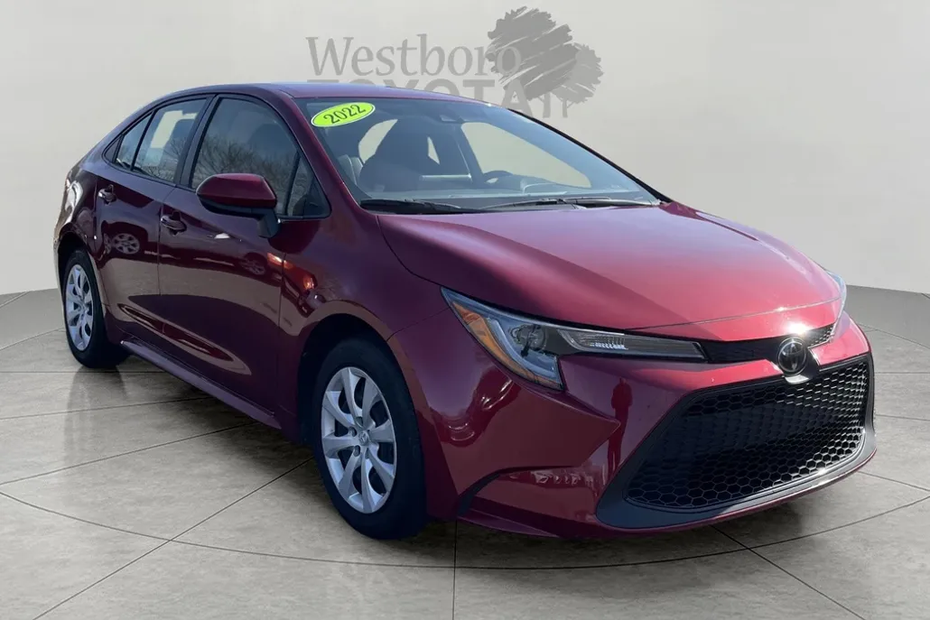 2022 Toyota Corolla LE photo 1