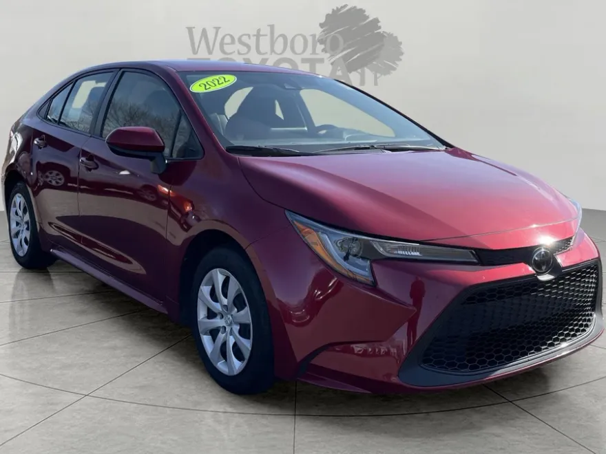 2022 Toyota Corolla LE photo 1