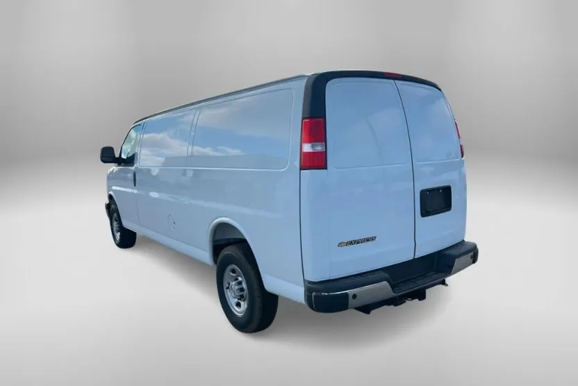 2025 Chevrolet Express Cargo 2500 photo 1