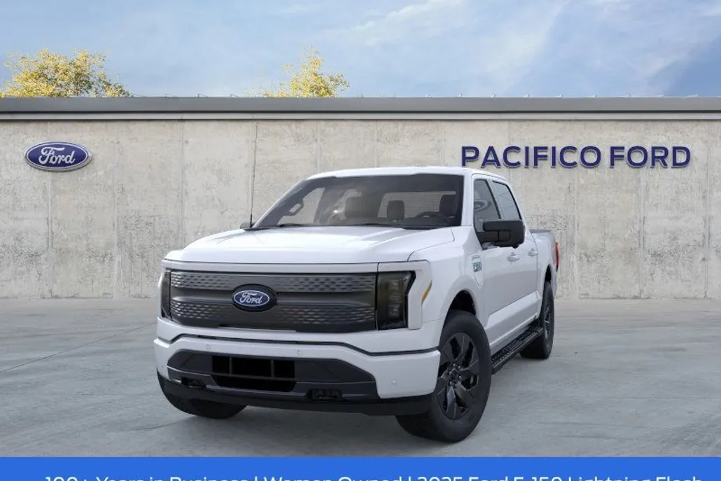 2025 Ford F-150 Lightning photo 1