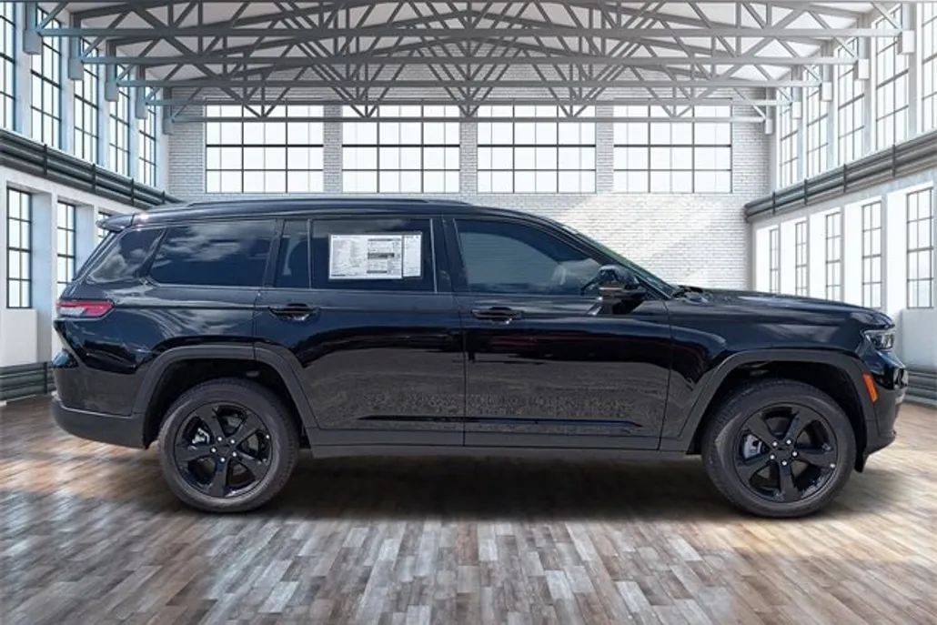 2025 Jeep Grand Cherokee Limited photo 1