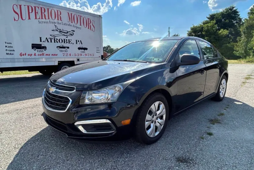 2015 Chevrolet Cruze LS photo 1