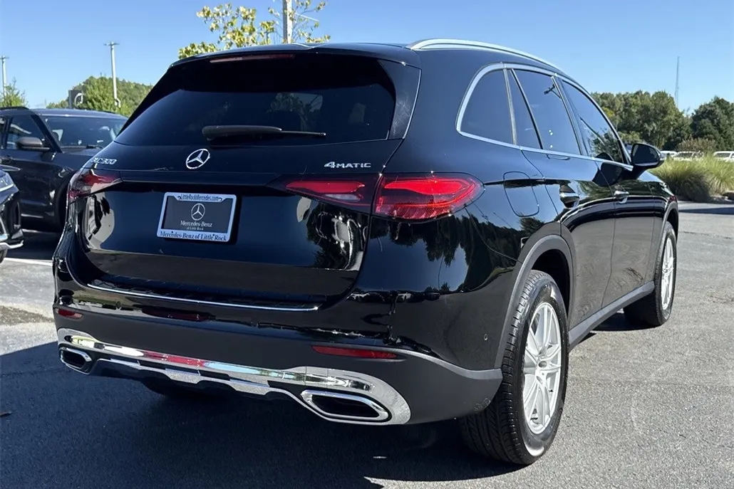 2023 Mercedes Benz GLC 300 4MATIC photo 1