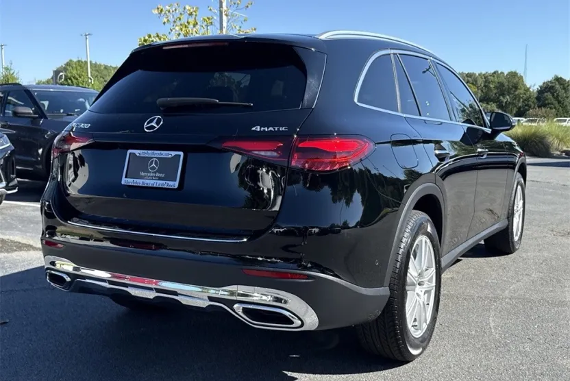 2023 Mercedes Benz GLC 300 4MATIC photo 1