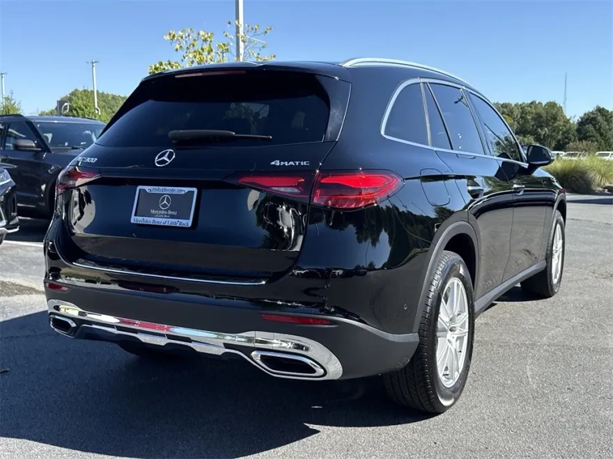 2023 Mercedes Benz GLC 300 4MATIC photo 1