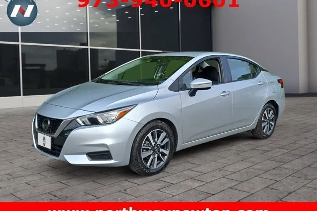 2021 Nissan Versa SV photo 1