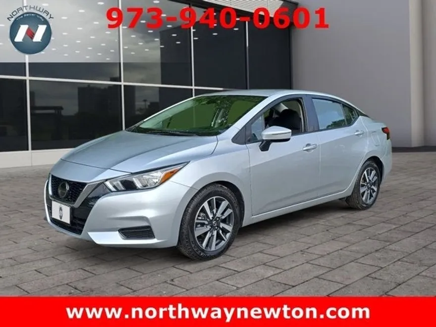 2021 Nissan Versa SV photo 1