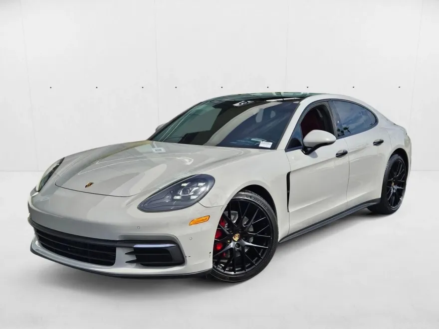 2019 Porsche Panamera Base 4 photo 1