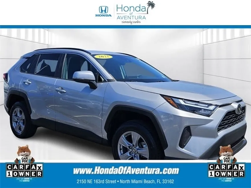 2022 Toyota RAV4 XLE photo 1