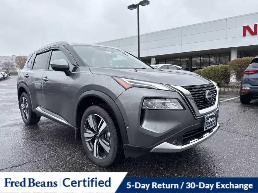 2022 Nissan Rogue Platinum photo 1