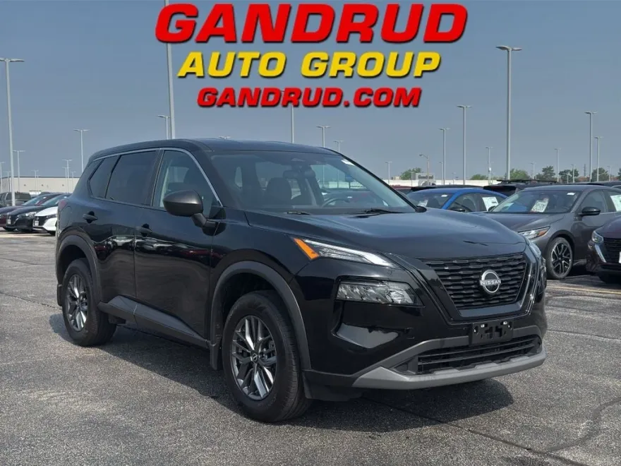 2022 Nissan Rogue AWD S photo 1
