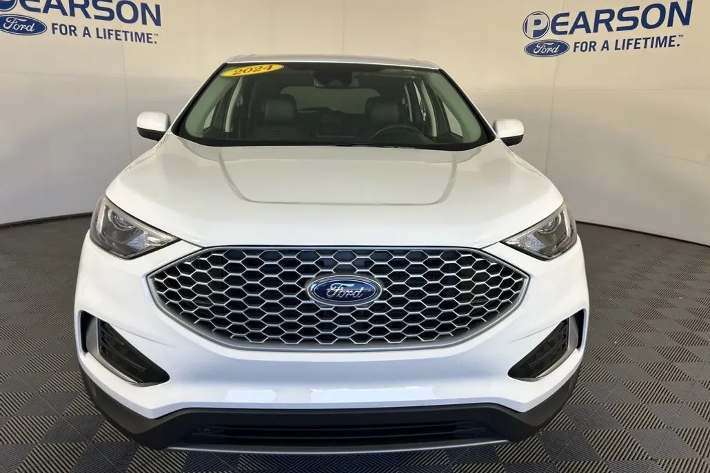 2024 Ford Edge SEL photo 1